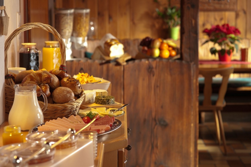 boulangerie-GATTIERES-min_breakfast_buffet_food_restaurant_meal_hotel_plate_fresh-718745